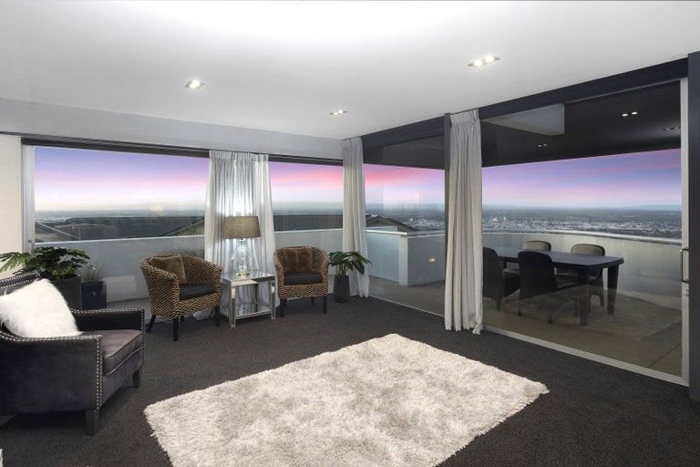 Photo of property in 12 Harry Ell Drive, Cashmere, Christchurch, 8022