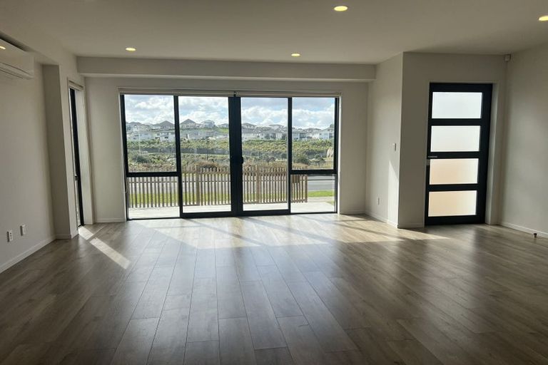 Photo of property in 6 Arran Point Parade, Orewa, 0931