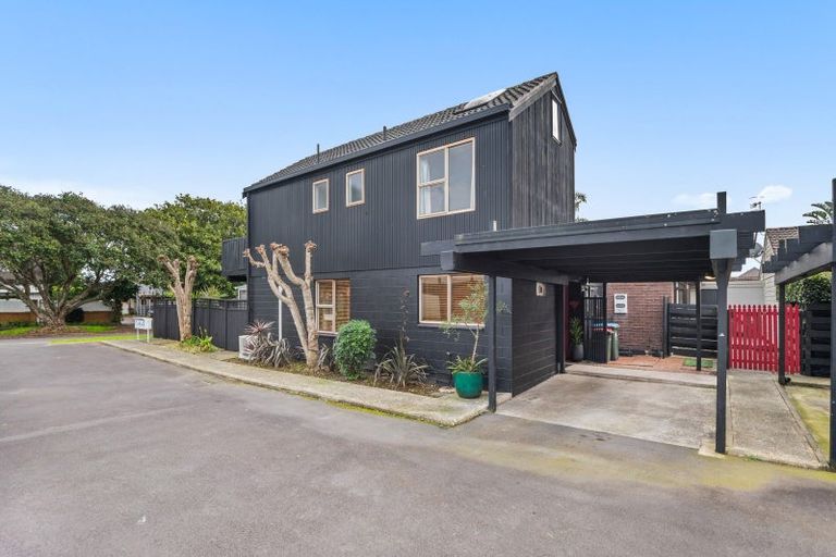 Photo of property in 9 Pohutukawa Place, Ellerslie, Auckland, 1051