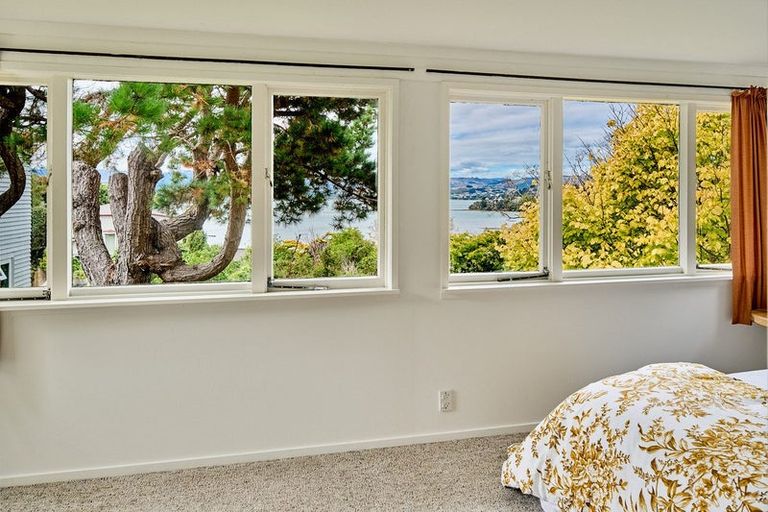 Photo of property in 30 Mana View Road, Paremata, Porirua, 5026