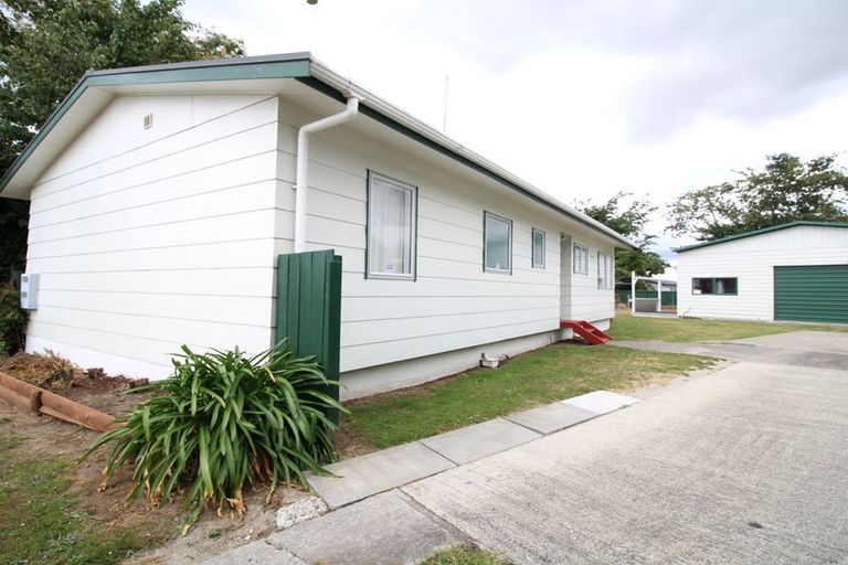 Photo of property in 31 Sequoia Crescent, Owhata, Rotorua, 3010