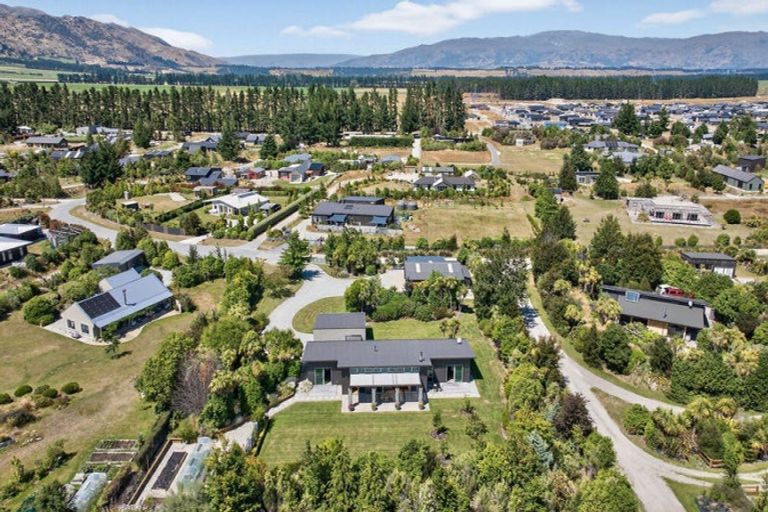 Photo of property in 28 Sam John Place, Lake Hawea, 9382