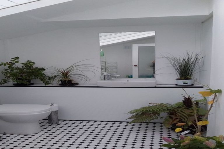 Photo of property in 50 Owhiro Bay Parade, Owhiro Bay, Wellington, 6023