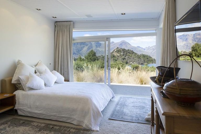 Photo of property in 6 Fishermans Lane, Mount Creighton, Queenstown, 9371