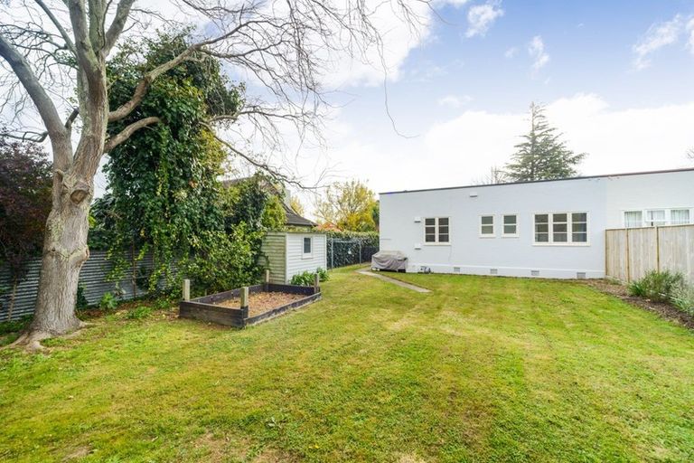 Photo of property in 90 Savage Crescent, West End, Palmerston North, 4412
