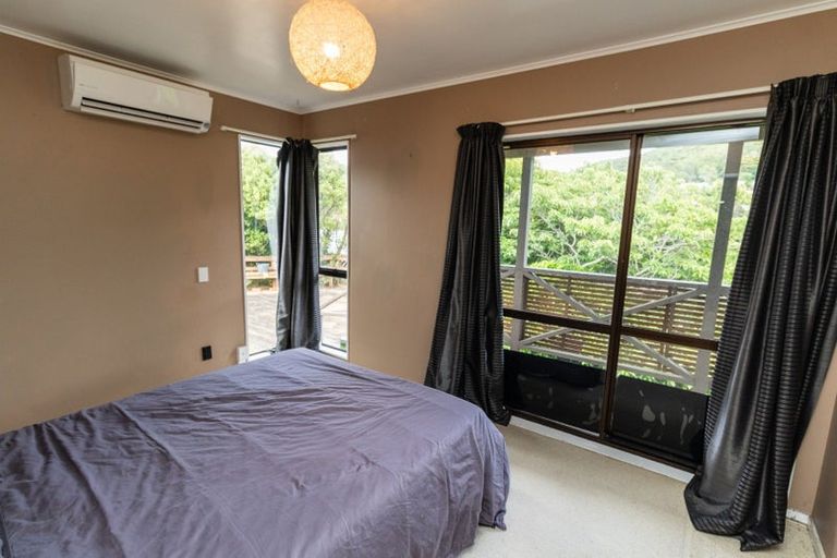 Photo of property in 6 Debra Way, Karori, Wellington, 6012