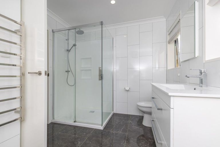 Photo of property in 43 Kaitawa Crescent, Paraparaumu, 5032