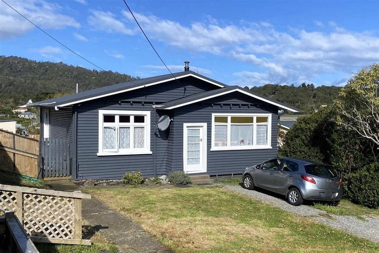 Photo of property in 66 Ranfurly Street, Runanga, 7803