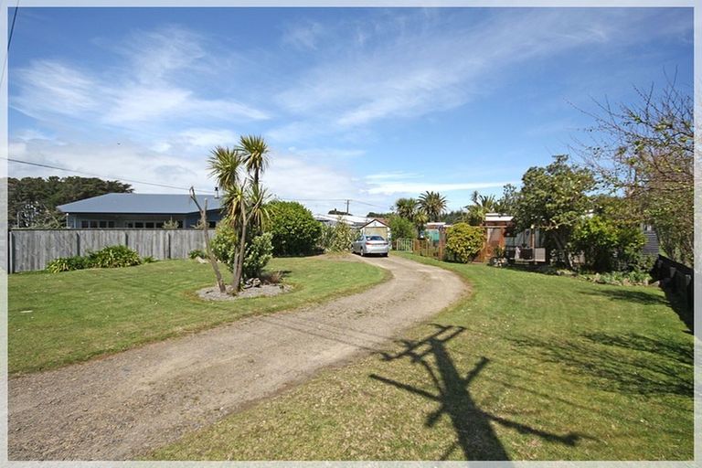 Photo of property in 4 Holben Parade, Foxton Beach, Foxton, 4815