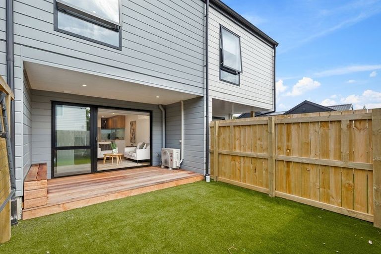 Photo of property in 4/21 Divich Avenue, Te Atatu South, Auckland, 0610