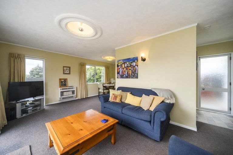 Photo of property in 17 Cargill Grove, Kelvin Grove, Palmerston North, 4414