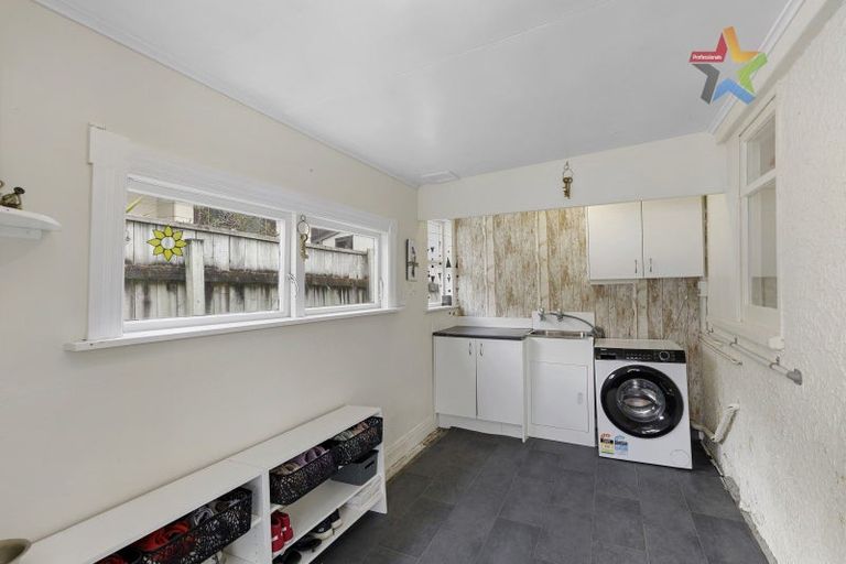 Photo of property in 39 Raukawa Street, Stokes Valley, Lower Hutt, 5019