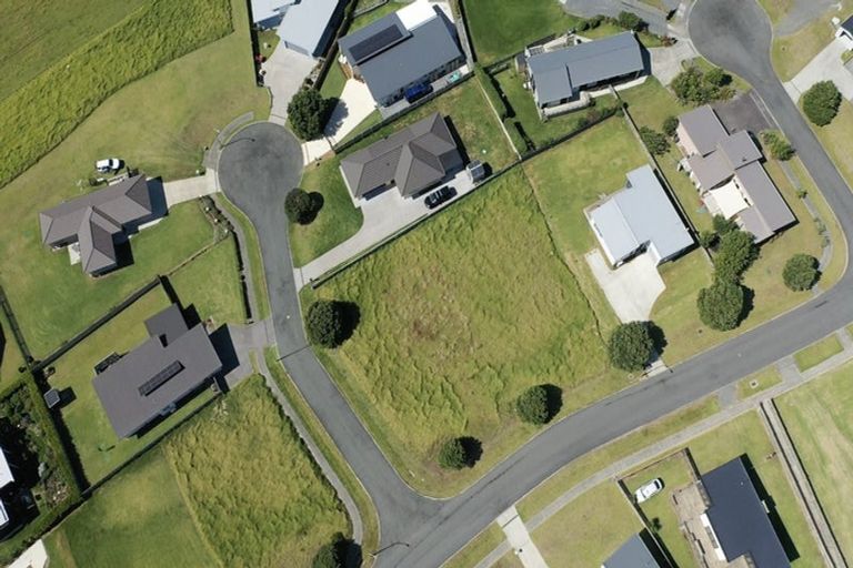 Photo of property in 2 Pipi Place, Baylys Beach, 0377