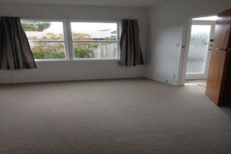 Photo of property in 1/37 Parr Terrace, Castor Bay, Auckland, 0620