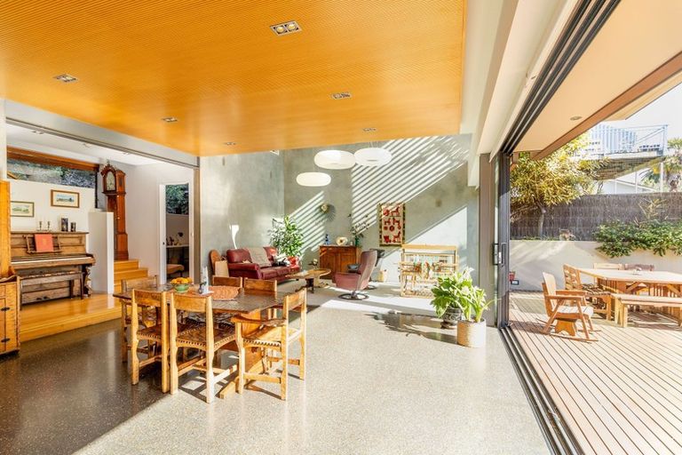 Photo of property in 27 Examiner Street, Nelson, 7010