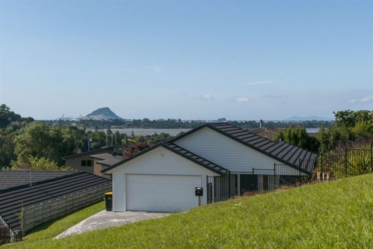 Photo of property in 6 Greenvale Place, Welcome Bay, Tauranga, 3112