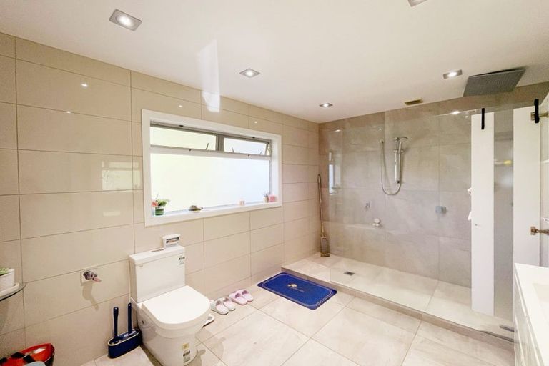 Photo of property in 35 Miramar Place, Pakuranga, Auckland, 2010