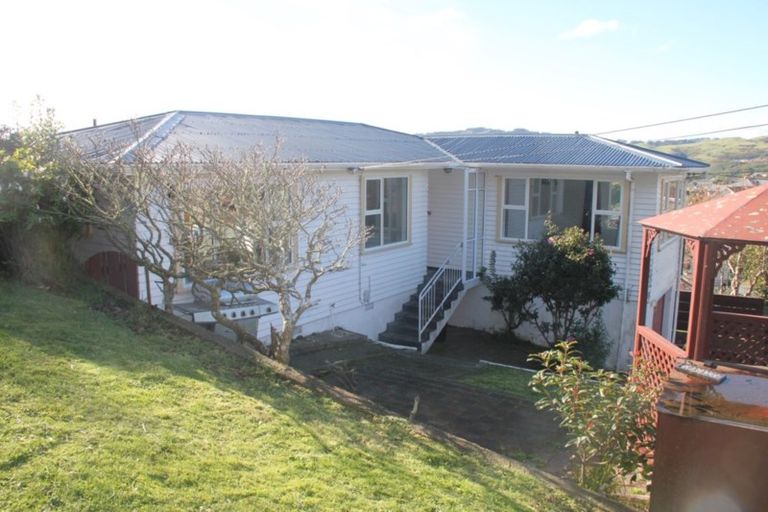 Photo of property in 3 Saville Row, Johnsonville, Wellington, 6037