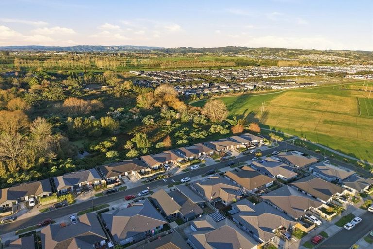 Photo of property in 16 Harore Road, Takanini, 2112