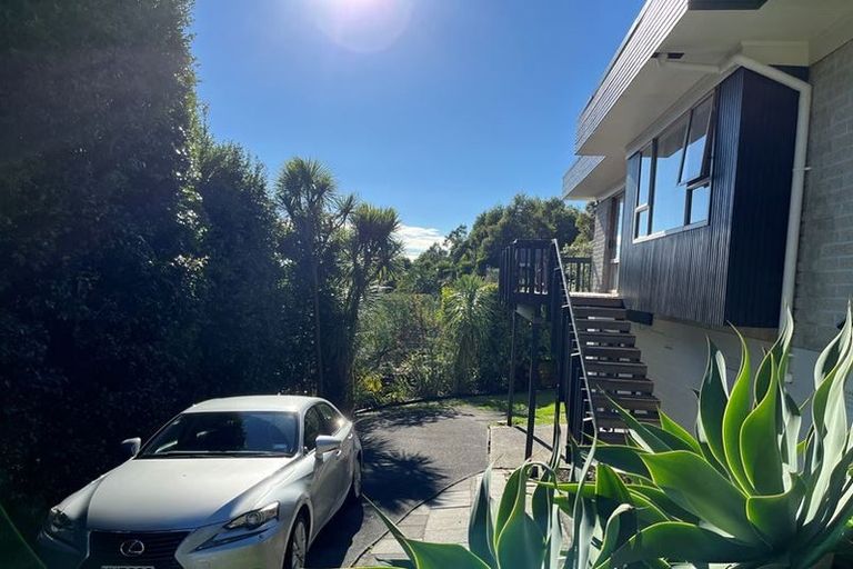 Photo of property in 2/16 Malters Place, Browns Bay, Auckland, 0630