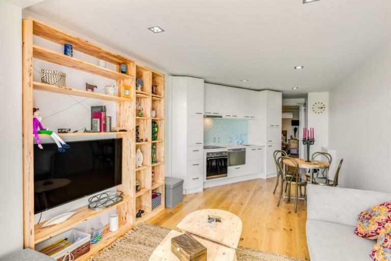 Photo of property in 17 Blake Lane, Dairy Flat, Albany, 0794