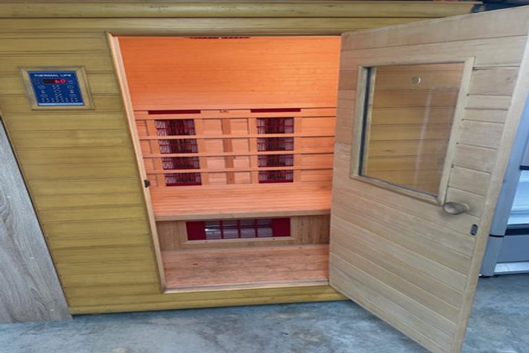 Photo of property in 15 Opal Avenue, Timberlea, Upper Hutt, 5018