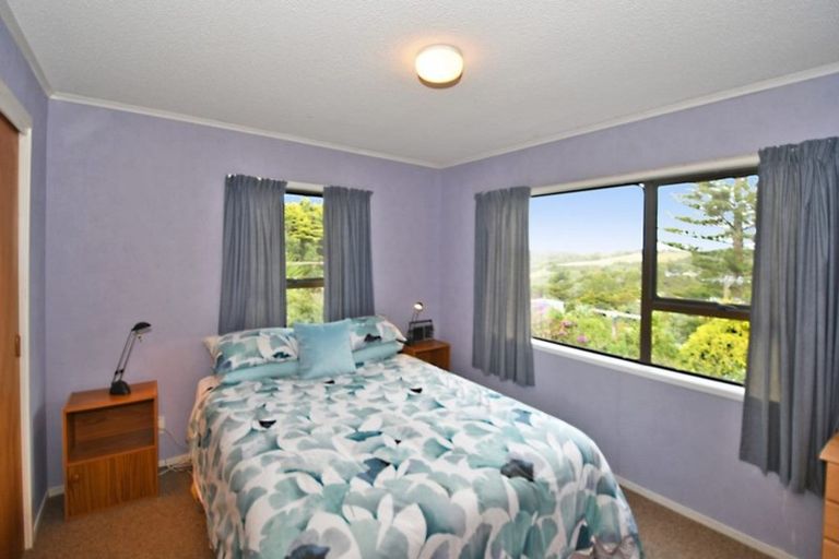 Photo of property in 3 Leigh Road, Leigh, 0985