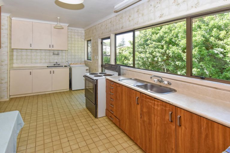 Photo of property in 13 Lawrence Crescent, Hillpark, Auckland, 2102