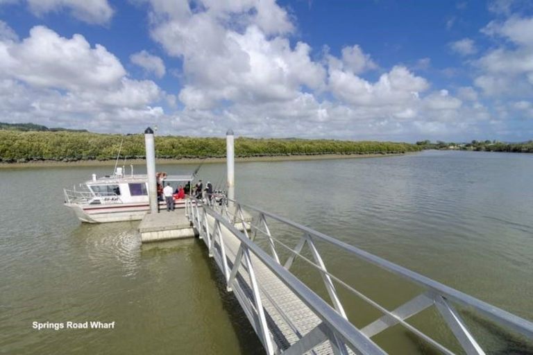 Photo of property in 30 Aitkenhead Court, Parakai, 0830