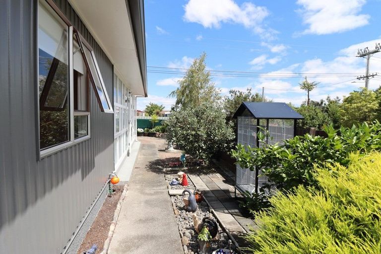 Photo of property in 2/204 Belvedere Road, Carterton, 5713