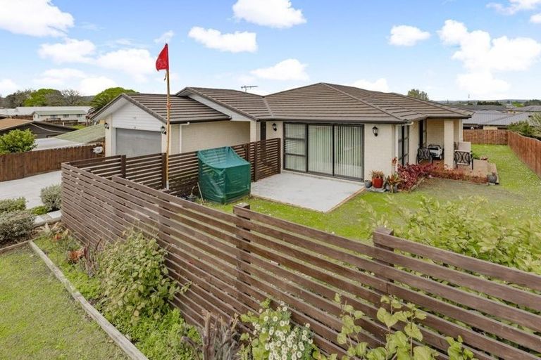 Photo of property in 117 Parkhaven Drive, Rosehill, Papakura, 2113