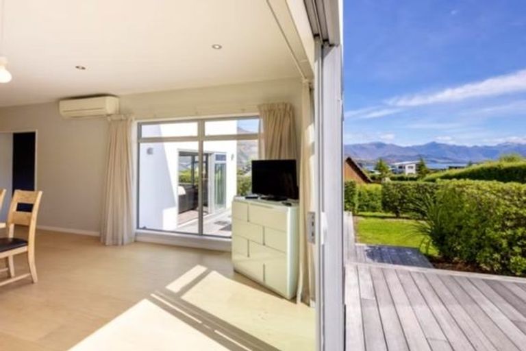 Photo of property in 18 Clutha Place, Wanaka, 9305