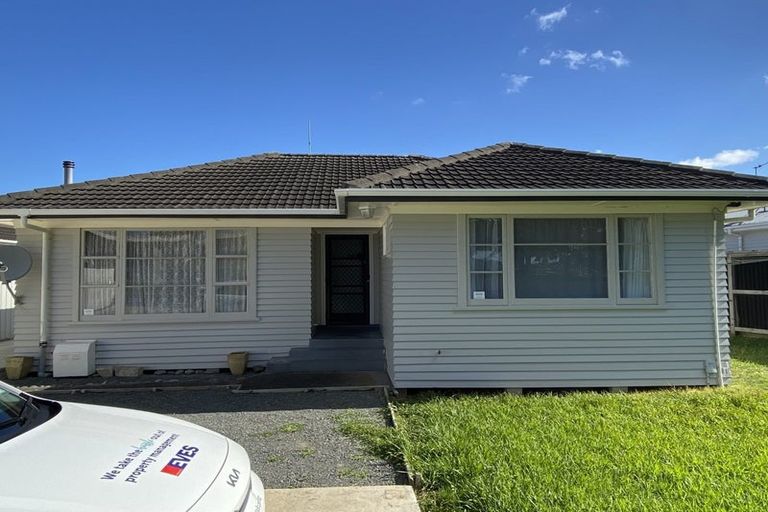 Photo of property in 27 Collins Road, Melville, Hamilton, 3206