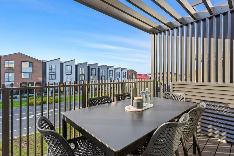 Photo of property in 10/4 Matimati Place, Hobsonville, Auckland, 0616