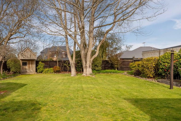 Photo of property in 33 Galway Avenue, Bryndwr, Christchurch, 8052