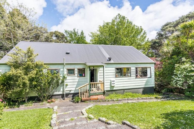 Photo of property in 66 Wirihana Road, Titirangi, Auckland, 0604