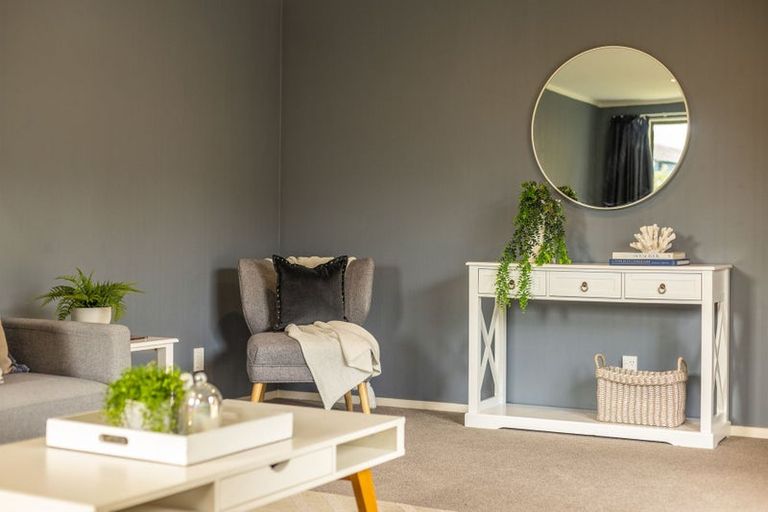 Photo of property in 10 Graham Grove, Waikanae, 5036