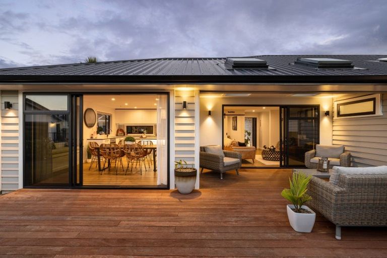 Photo of property in 1 Mida Close, Papamoa Beach, Papamoa, 3118