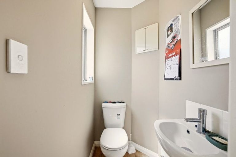 Photo of property in 8a Broadbent Street, Riccarton, Christchurch, 8041