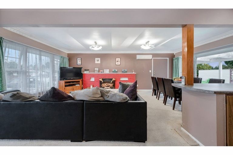 Photo of property in 1 Totaravale Street, Pukehangi, Rotorua, 3015