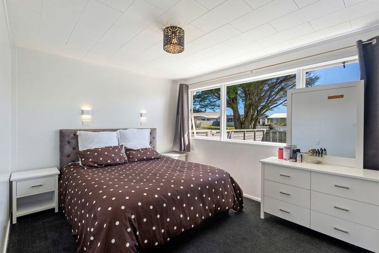 Photo of property in 4 Robert Mckeen Street, Otaki Beach, Otaki, 5512
