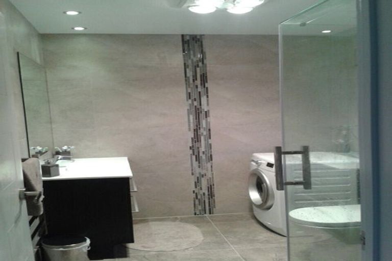 Photo of property in 48 Harrowglen Drive, Northcross, Auckland, 0630