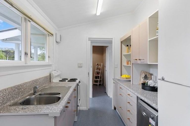 Photo of property in 13 Ngaio Gorge Road, Ngaio, Wellington, 6035