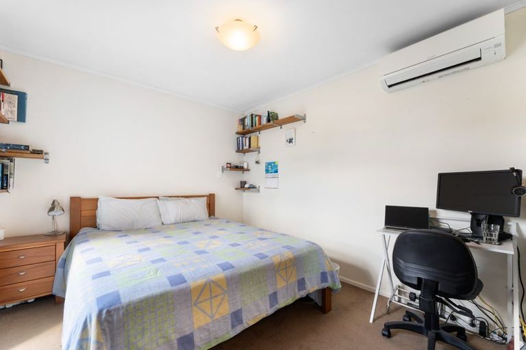 Photo of property in 7 Bayside Avenue, Te Atatu Peninsula, Auckland, 0610