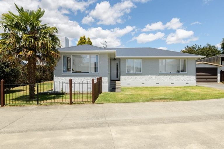 Photo of property in 20 Queen Road, Bellevue, Tauranga, 3110