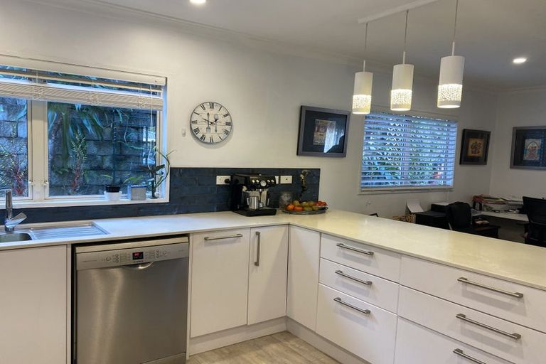 Photo of property in 39 Emlyn Place, Torbay, Auckland, 0630