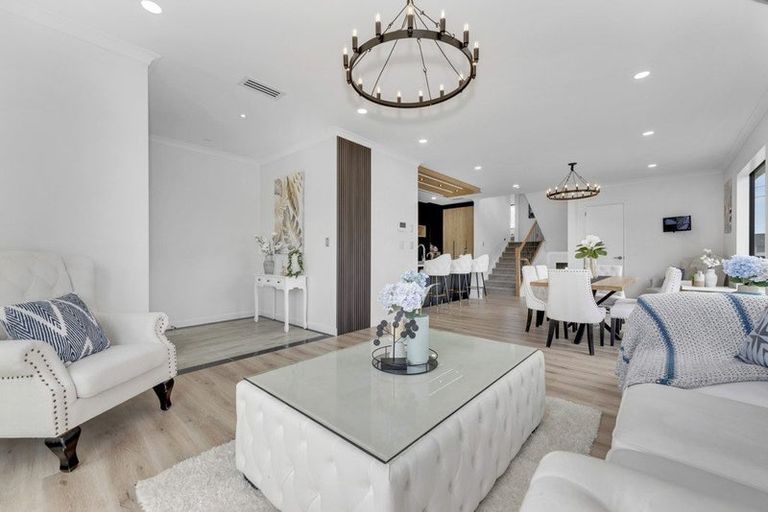 Photo of property in 2a Ballyalton Crescent, Flat Bush, Auckland, 2019