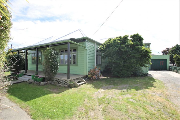 Photo of property in 17 Carlyle Road, Mosgiel, 9024