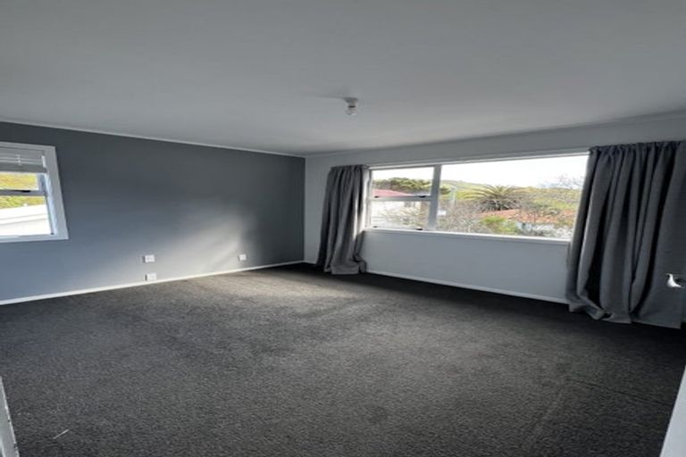 Photo of property in 74 Montreal Grove, Kingston, Wellington, 6021