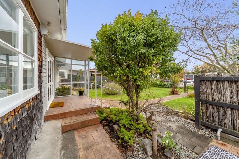 Photo of property in 1/19 Lannie Place, Greenmeadows, Napier, 4112